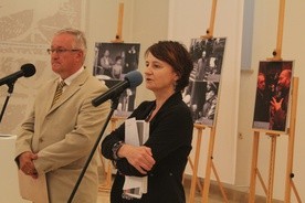 Mariusz Wojtalewicz w czasie wernisażu wystawy filmowej o Januszu Korczaku w 2017 r.