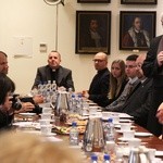 Spotkanie bp. Piotra Libery z dziennikarzami