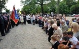 Pokorna i pełna wzruszenia postawa towarzyszyła powitaniu obrazu Matki Bożej Częstochowskiej w parafii św. Stanisława Kostki