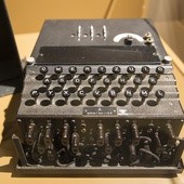 Niemieccy nurkowie wyłowili z Bałtyku maszynę szyfrującą Enigma