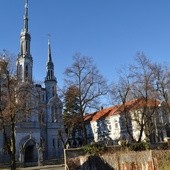 Świątynia Miłosierdzia i Miłości - katedra Kościoła Starokatolickiego Mariawitów przy ul. Kazimierza Wielkiego w Płocku jest siedzibą biskupa naczelnego