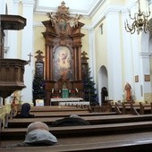Atak wandali na kościół kapucynów w Warszawie