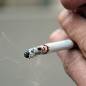 Palenie szkodzi, również oczom