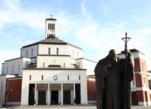 Odpust zupełny dla pielgrzymujących do kościołów w archidiecezji krakowskiej związanych ze św. Janem Pawłem II