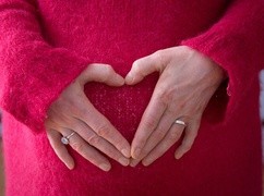 Trudne ciąże. Jak Kościół pomaga kobietom?