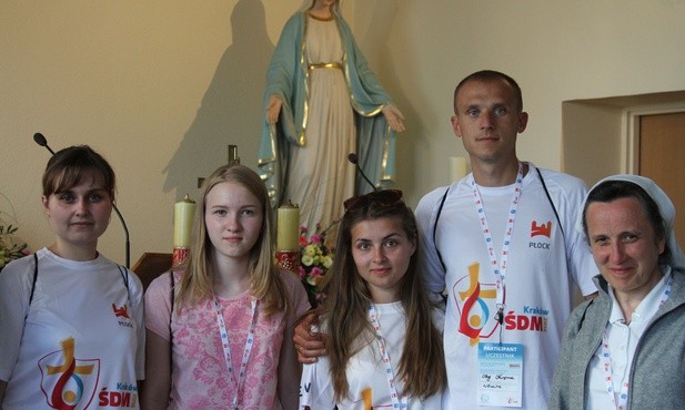 Bp Aguiar: Serca młodych Ukraińców są zranione, ale mają moc wiary