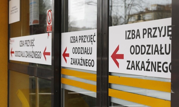 Największy szpital na Mazowszu wstrzymuje przyjęcia niezakażonych pacjentów