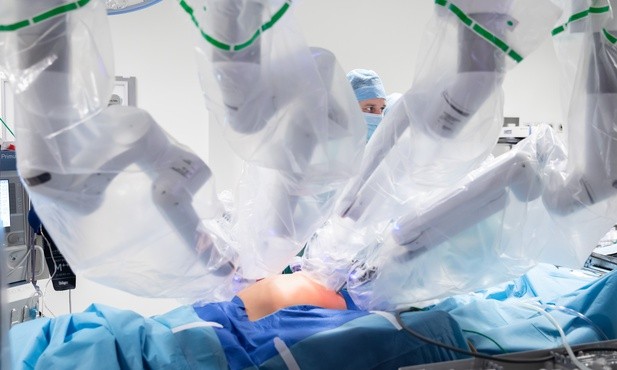 Raport: Ten rok będzie przełomowy w chirurgii robotowej w Polsce