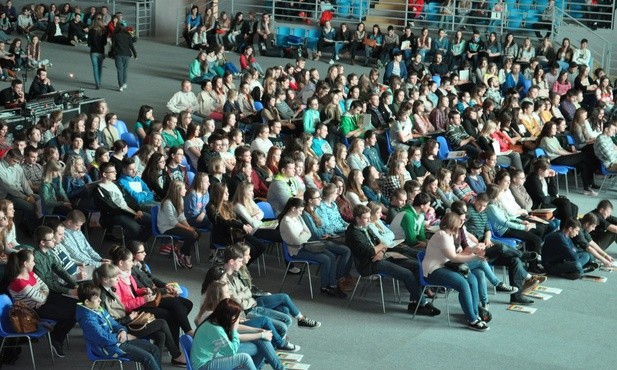Ponad 700 młodych osób wzięło udział w inauguracji przygotowań do Światowych Dni Młodzieży w diecezji płockiej