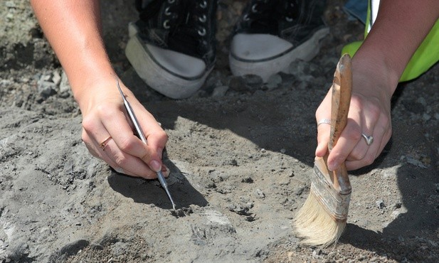 Archeolodzy odkryli grób książęcy sprzed blisko 2 tys. lat na Mazowszu