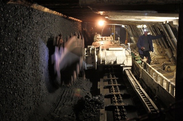 Uratowano 20 górników uwięzionych pod ziemią