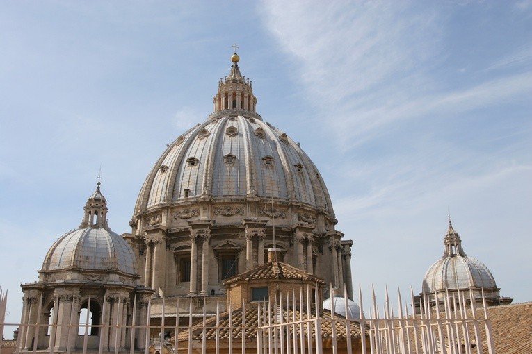 Włochy: Mniej pieniędzy na kościoły, więcej dla potrzebujących