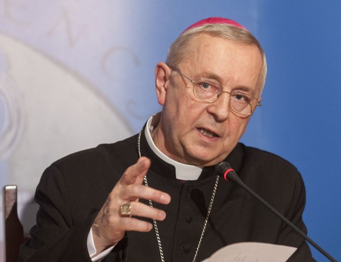Abp Gądecki: W Polsce potrzebna jest katechizacja dorosłych 
