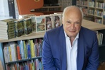 Éric-Emmanuel Schmitt, francuski dramaturg, eseista i powieściopisarz, z wykształcenia filozof.