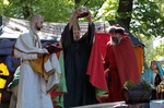 Bielsko Biała 27 04 2025

Park Słowackiego. Widowisko hstoryczne, warsztaty rzemieślinicze, pokazy historyczne, Prezentacja rekonstruktorów "Wojownicy Światów".Inscenizacja koronacji Bolesława Chrobrego.

FOTO:HENRYK PRZONDZIONO /FOTO GOŚĆ