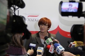 Rafalska: umowy o dzieło są w Polsce nadużywane