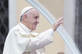 Papież pojedzie do Fatimy. "Zagubiliśmy drogę do pokoju"