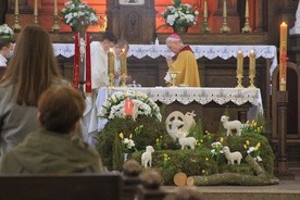 Mszy św. wraz z uroczystym "Te Deum" za 10 lat istnienia parafii przewodniczył biskup płocki.