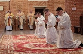 Bp Skibicki do diakonów: Kościół wam zaufał 