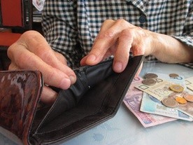 Rafalska: Przyszłoroczny wskaźnik waloryzacji rent i emerytur wyniesie 3,24 proc.