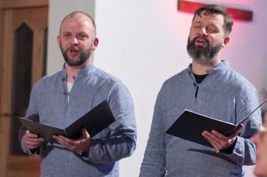 „Mocne” kolędowanie