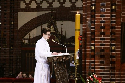 Liturgia Wigilii Paschalnej w gliwickiej katedrze