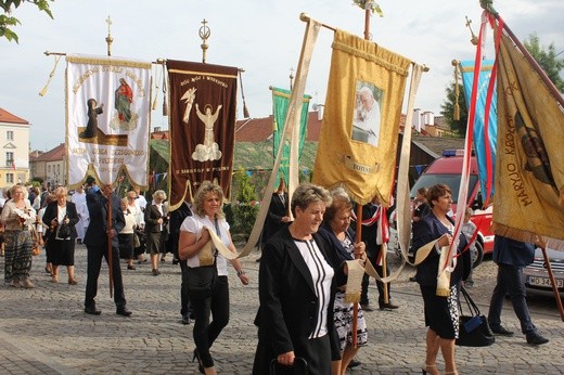 Pułtusk. Procesja do bazyliki