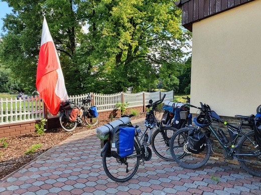 Powitanie rowerzystów NINIWA Team w Kokotku