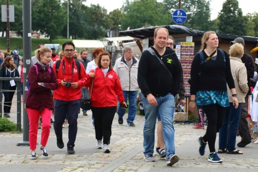 Uczestnicy ŚDM na oblężeniu Malborka