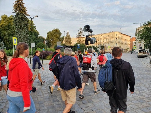 Wyjście pielgrzymki na Górę św. Anny