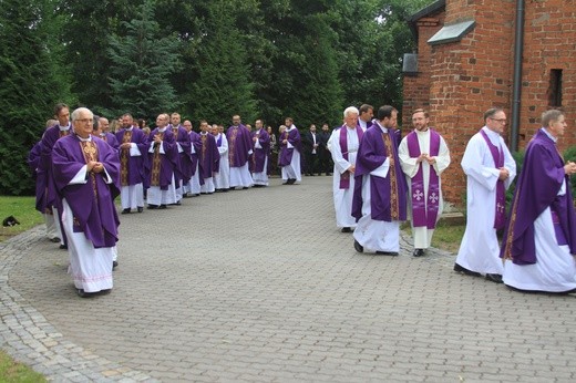 Rypin, Rogowo. Pogrzeb ks. Jacka Darmofalskiego
