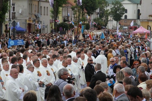 Pułtusk. Msza św. na rozpoczęcie nawiedzenia. Cz. 1