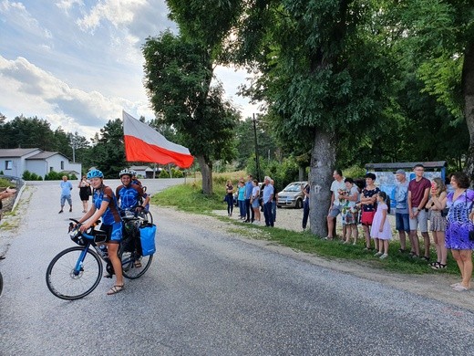 Powitanie rowerzystów NINIWA Team w Kokotku