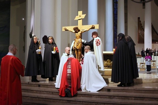 Wielki Piątek w katedrze Chrystusa Króla