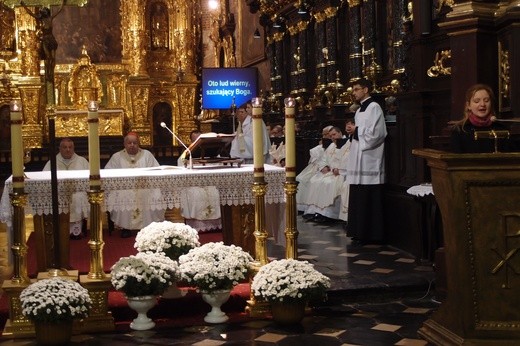 Poświęcenie ołtarza w kościele Bożego Ciała