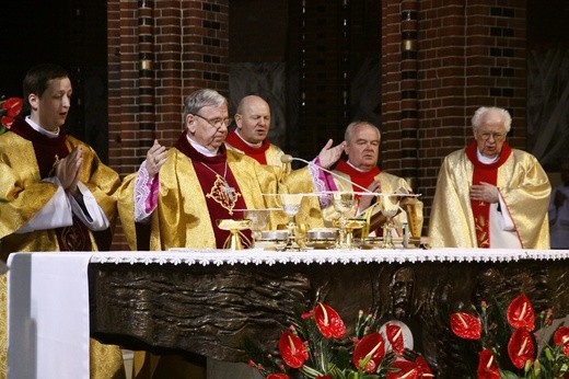 Liturgia Wigilii Paschalnej w gliwickiej katedrze