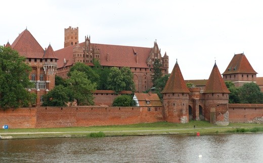 Uczestnicy ŚDM na oblężeniu Malborka