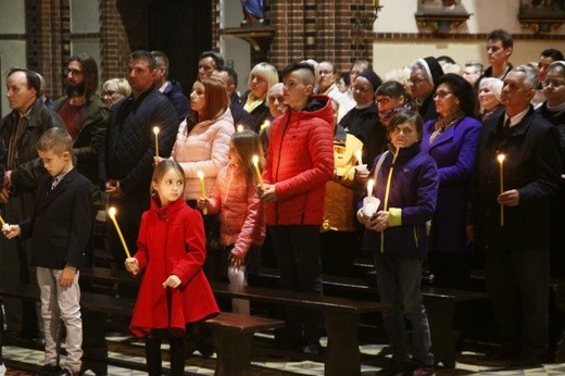 Liturgia Wigilii Paschalnej w gliwickiej katedrze