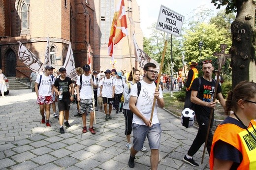 Wyjście pielgrzymki na Jasną Górę