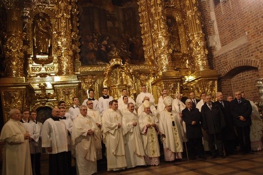 Poświęcenie ołtarza w kościele Bożego Ciała