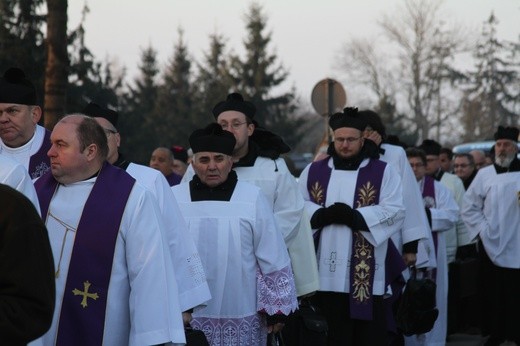 Pogrzeb ks. Adama Łacha - część I