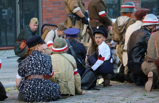 Barykada 44 czyli Powstanie Warszawskie w Elblągu