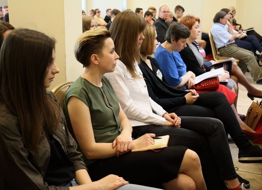 Konferencja o tożsamości młodzieży 