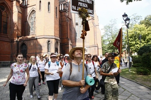 Wyjście pielgrzymki na Jasną Górę