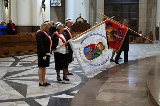 Pracownicy ochrony zdrowia w katedrze