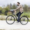 Prawie 60 proc. Polaków posiadających auto ograniczyło jego używanie na rzecz roweru