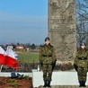 Obelisk na Piaskach w Płońsku przypomina o miejscu hitlerowskiej zbrodni sprzed 70 laty