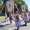 Barwana asysta procesyjna ciechanowskich parafii, szczególnie widoczna i podziwiana w uroczystość Bożego Ciała