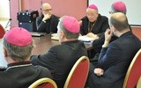 Bp Roman Marcinkowski mówił o katechizacji dorosłych w diecezji płockiej, na przykładze "Katechizmu Płockiego"