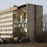 Rozbiórka biurowca FAZOS-u w Tarnowskich Górach